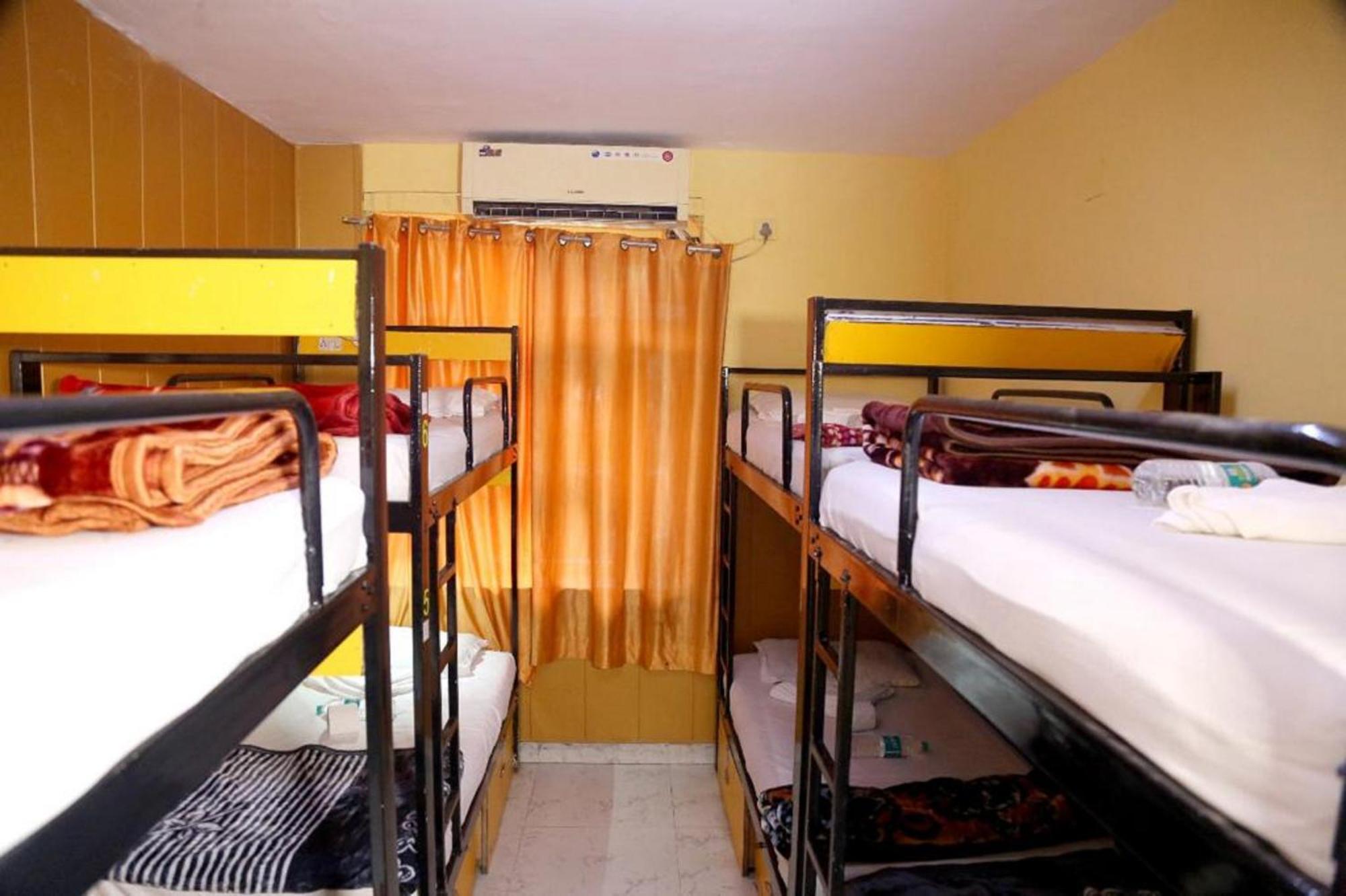 ניו דלהי Bunk Hostel Delhi Best Backpacking Accommodation מראה חיצוני תמונה