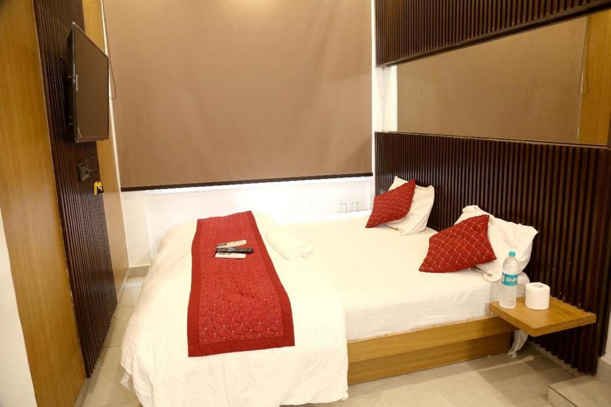 ניו דלהי Bunk Hostel Delhi Best Backpacking Accommodation מראה חיצוני תמונה