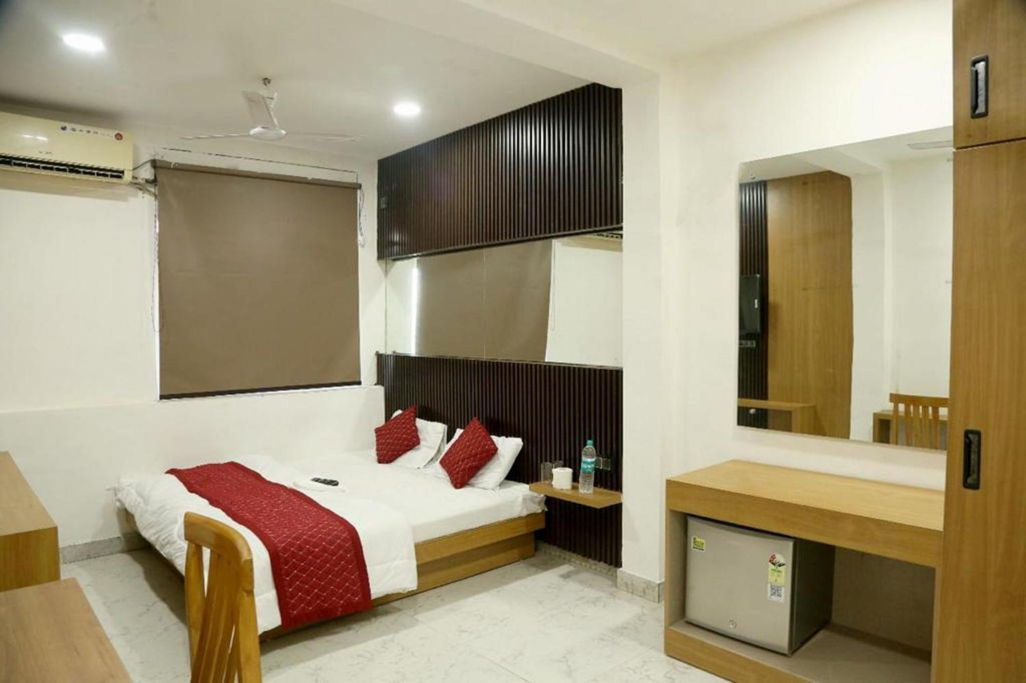 ניו דלהי Bunk Hostel Delhi Best Backpacking Accommodation מראה חיצוני תמונה