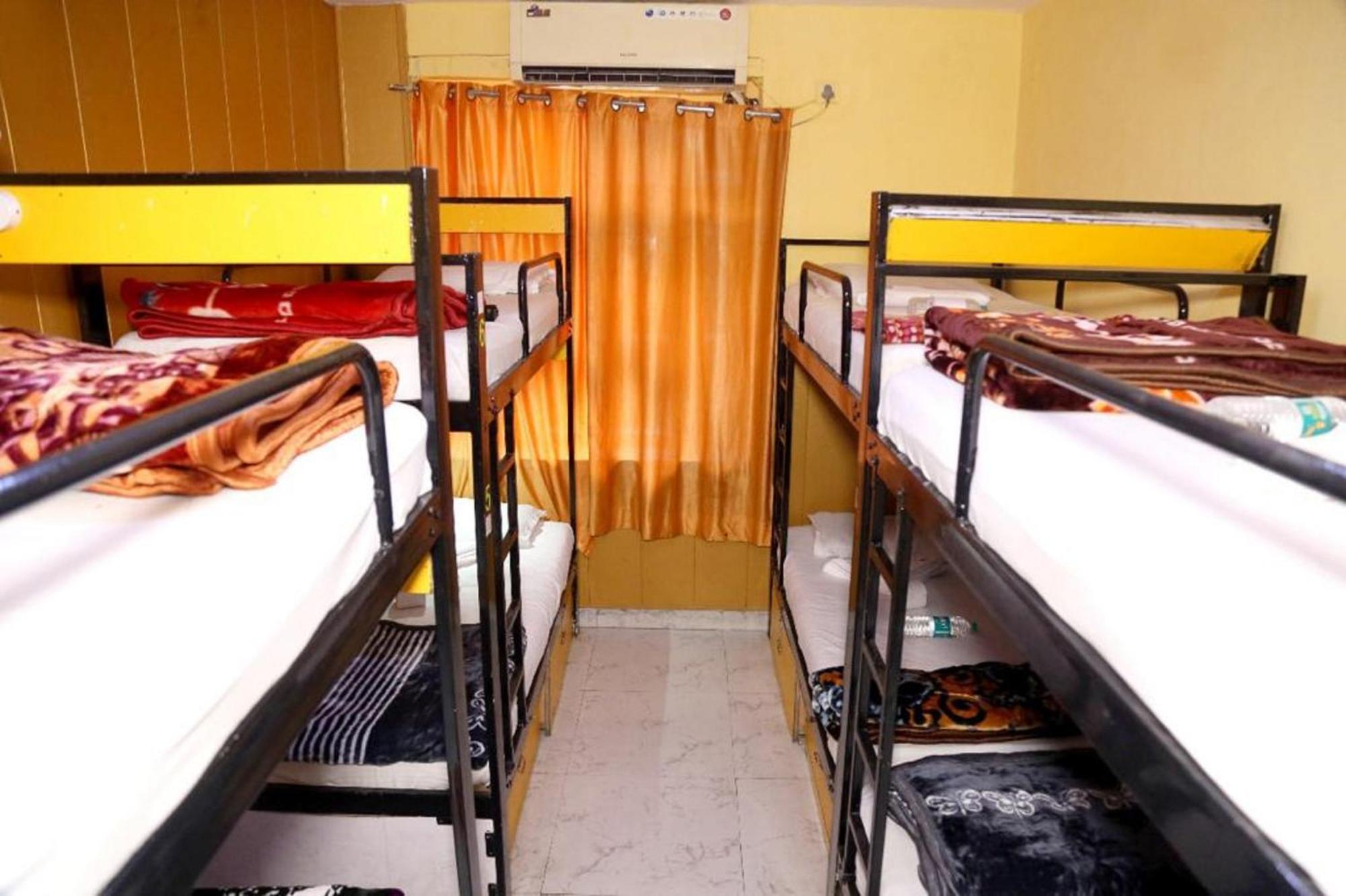 ניו דלהי Bunk Hostel Delhi Best Backpacking Accommodation מראה חיצוני תמונה