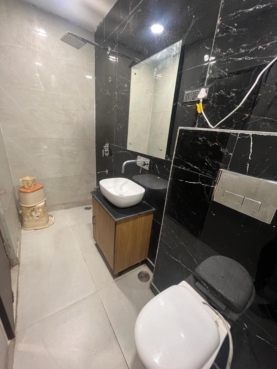 ניו דלהי Bunk Hostel Delhi Best Backpacking Accommodation מראה חיצוני תמונה