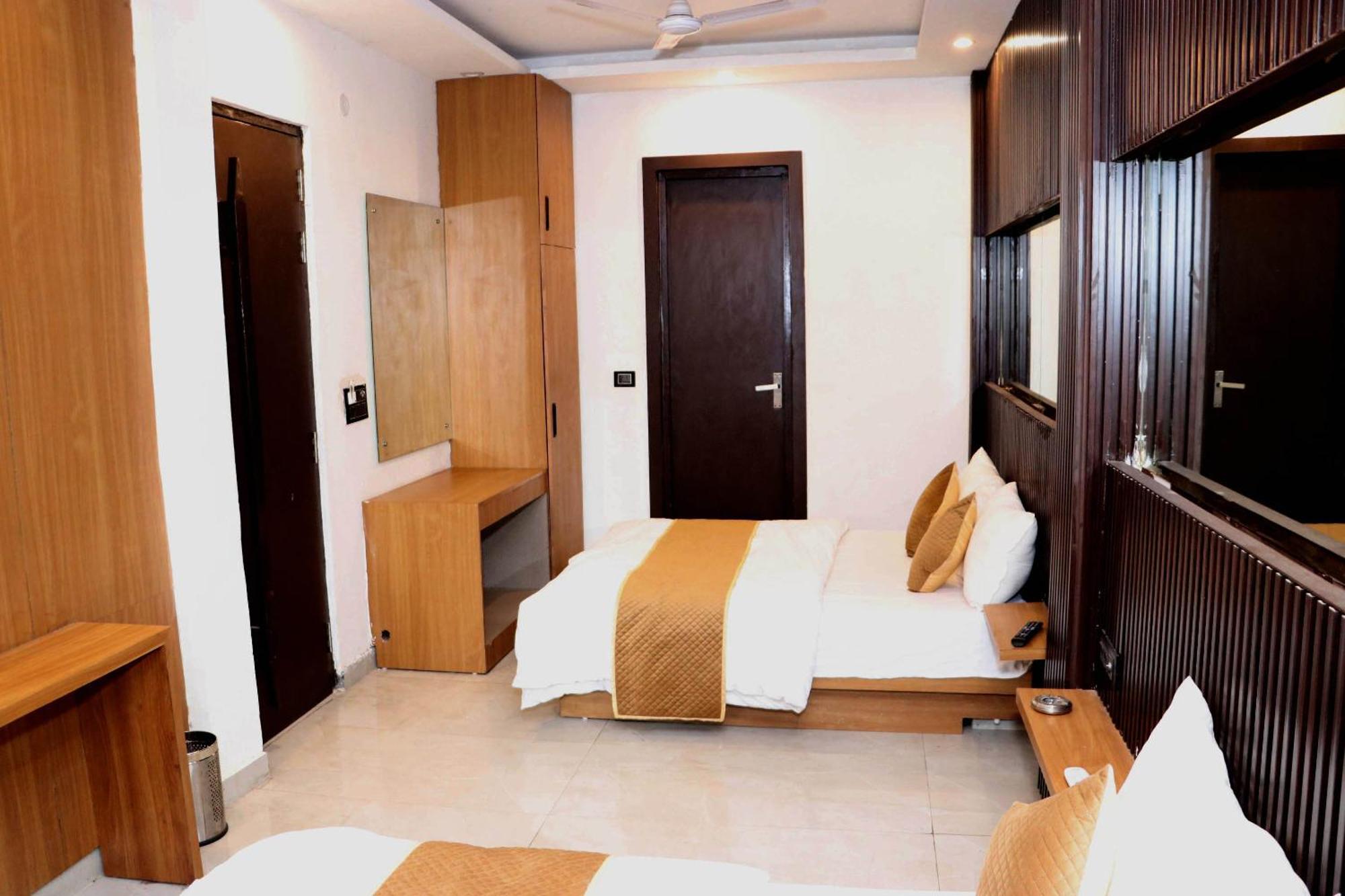 ניו דלהי Bunk Hostel Delhi Best Backpacking Accommodation מראה חיצוני תמונה